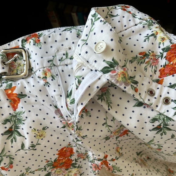 Dolce & Gabbana Vintage White Floral Cotton Pants, Size 26 / IT 40 - Picture 2 of 10